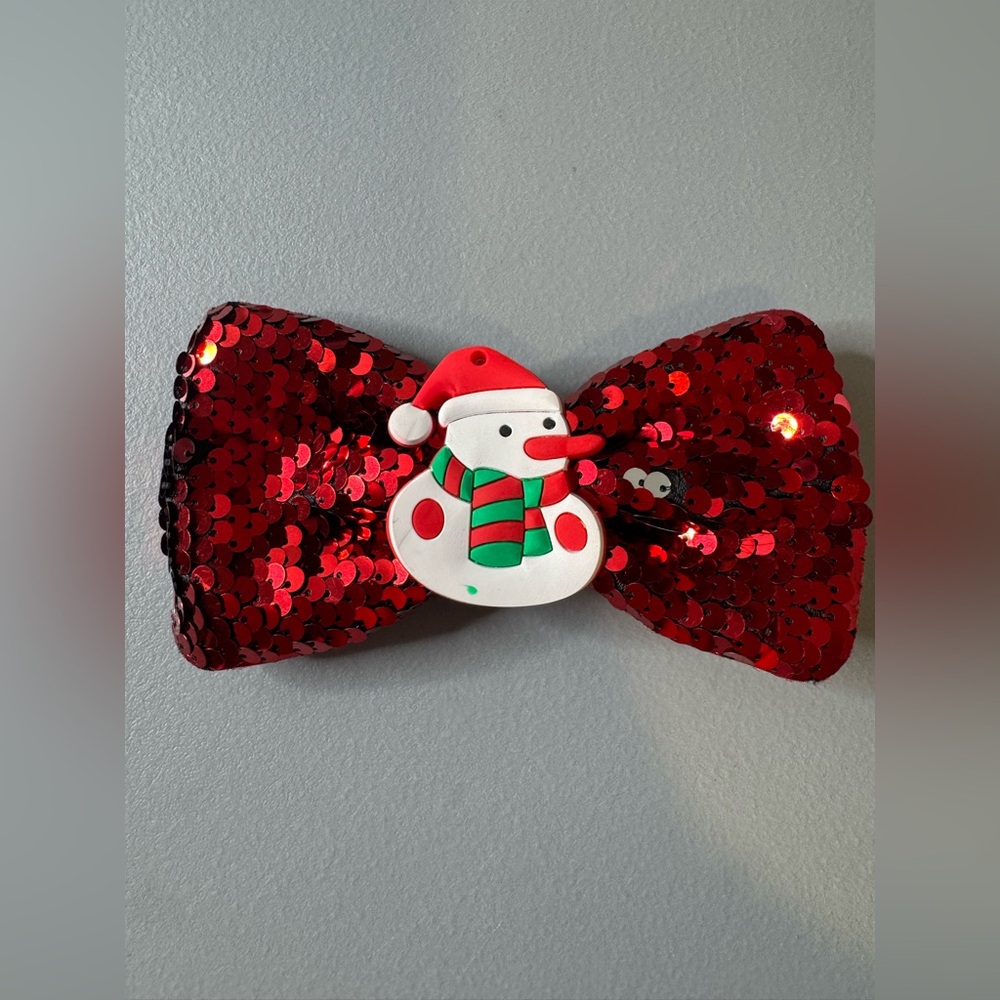 🛍️Any 5 items for $15 🛍️ Festive Red Sequin Snowman Hair Bow